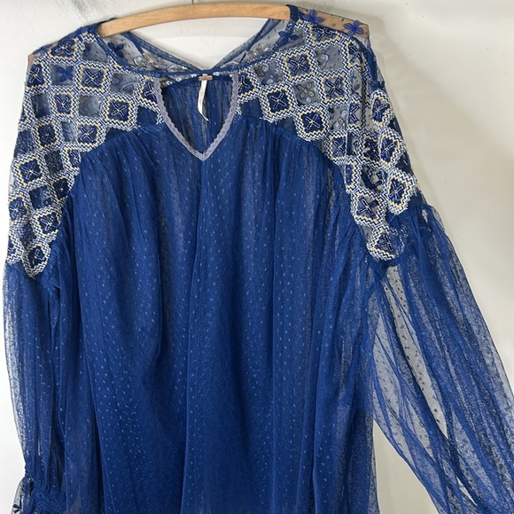 FREE PEOPLE NAVY BLUE EMBROIDERED MESH JOYRIDE SHEER TOP Sz Medium - Picture 16 of 16